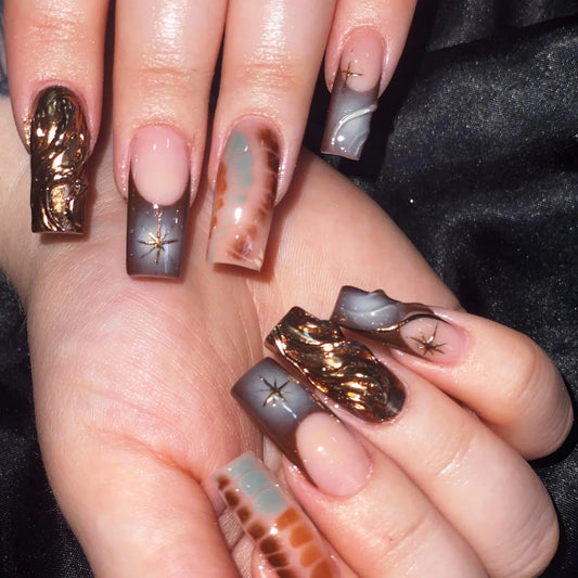 24pcs 3D Baroque Gold Sun Decor Fake Nail Tips Mid-length Square Press on Nails for Women Wearable French Full Cover False Nails
