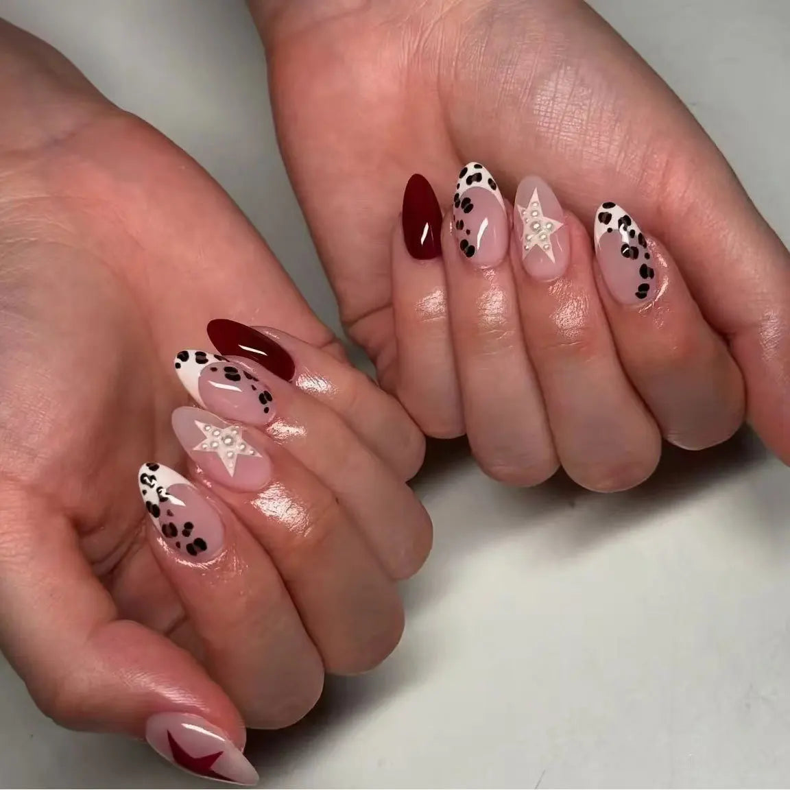 24Pcs Mid-length Almond Nails Set Press on Wine Red Pentagram French Fake Nails Full Cover Polka Dot Detachable False Nails Tips
