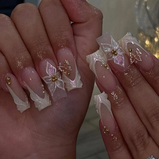 Fashion French 3D White Flowers Short Square Nail Art Summer Wearable False Nails Detachable Finished Fake Nails Press on Nails