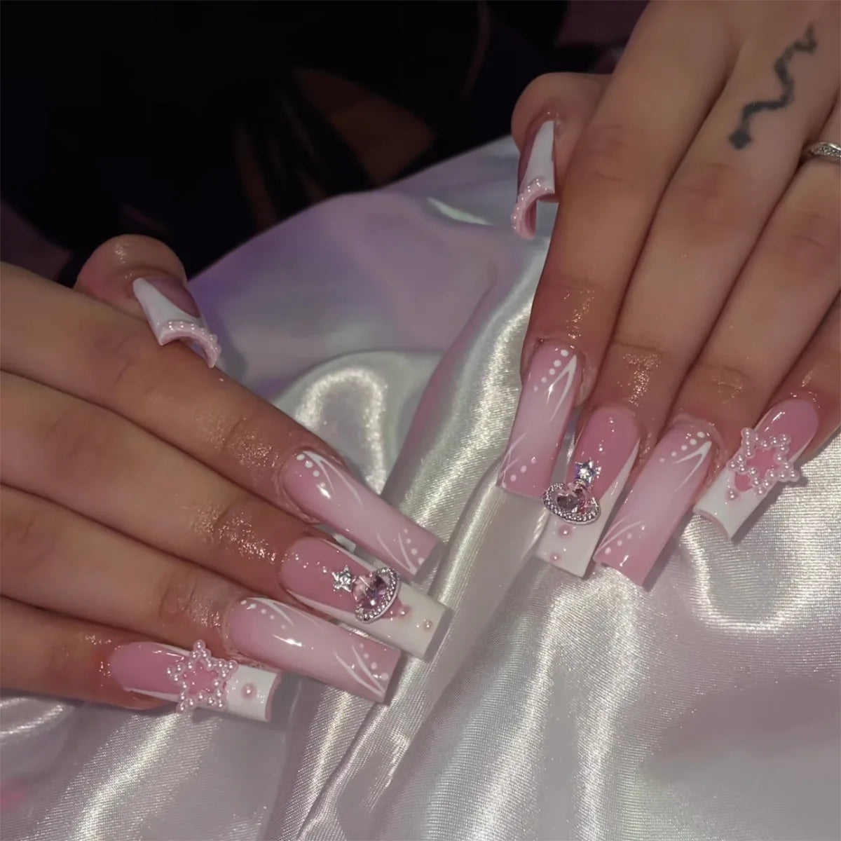 24Pcs Long Square Head French Fake Nail Tips 3D Love Heart Design Press on Nails with Rhinestone Pattern Wearable False Nail Art