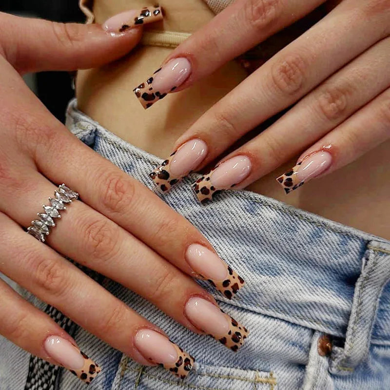 24Pcs Mid-length Square Head Full Cover Nails Tips Red Flower Rhinestone Design Fake Nails 3D Star Reusable Press on False Nails