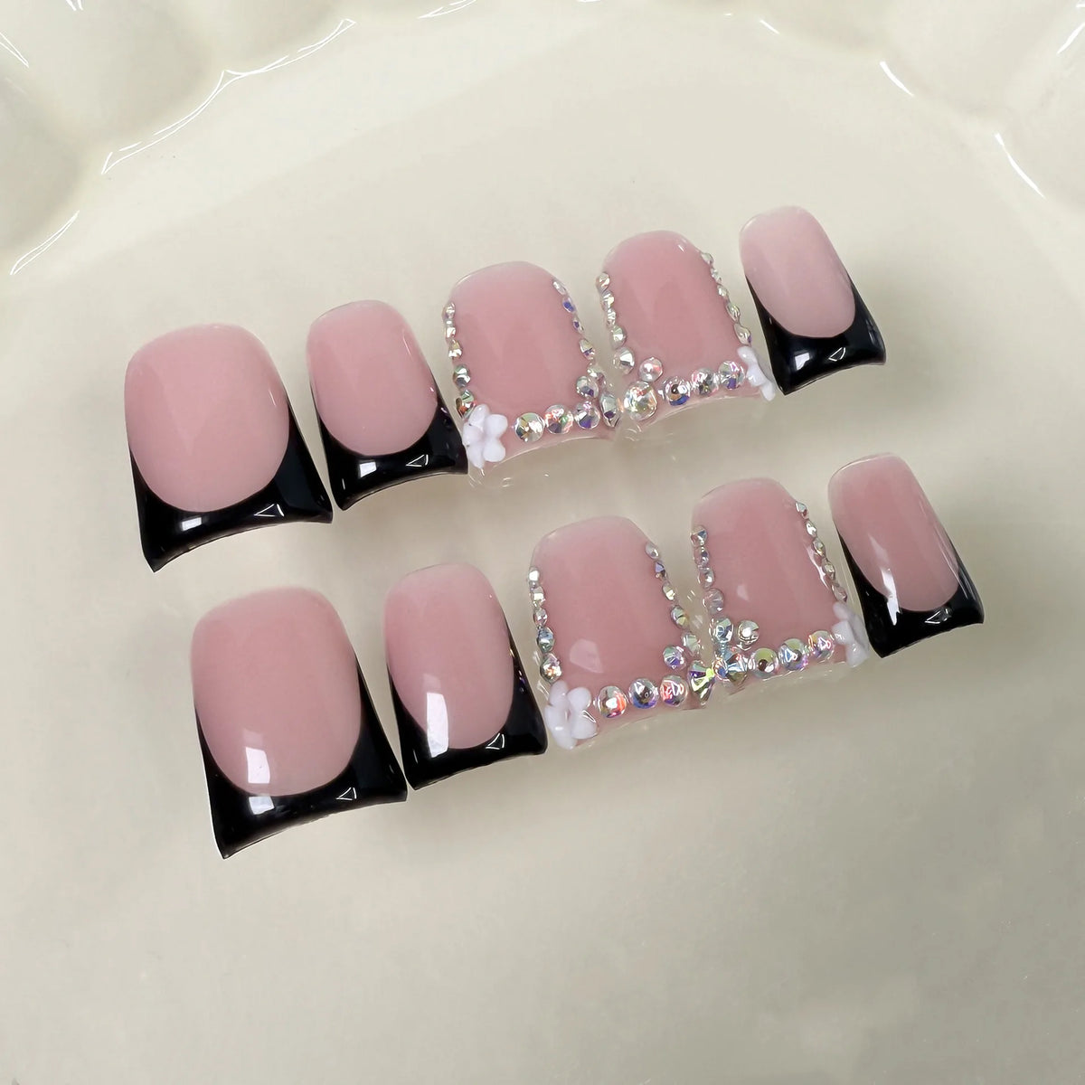 10pcs Short Duckbill Handmade Fake Nails Art Simple Black French False Nail with Diamond Tips Design Press on Nails Set Finished