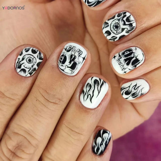 24pcs Halloween Style Press On Nails Black White Hand-painted Horror Fire Skull Designs False Nail Tips Short Round False Nails