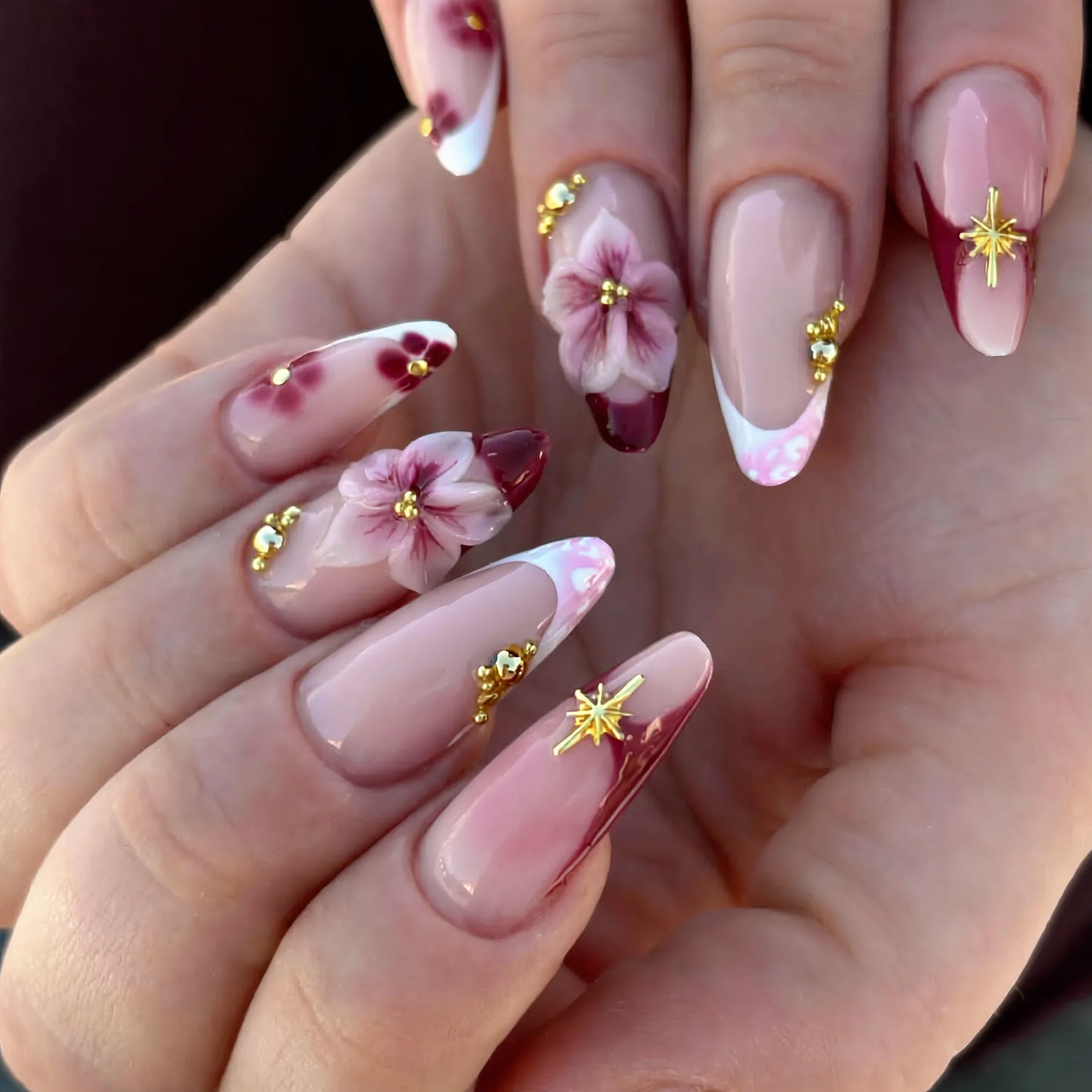 24Pcs Mid-length Almond Press on Fake Nails with Insect Flower Button Design Full Cover Nails Tips Reusable Finished False Nails