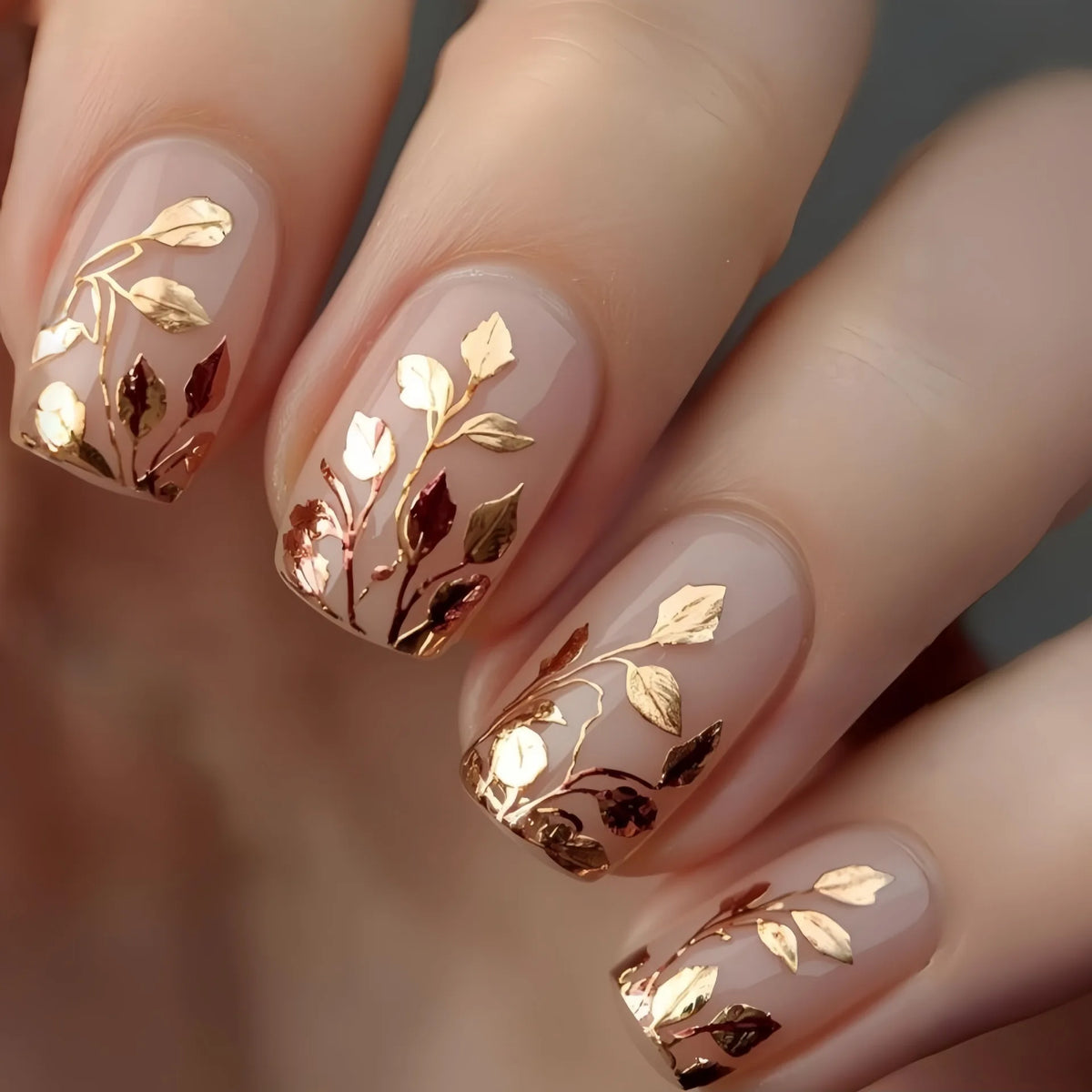 24Pcs Nude White French Fake Nail Short Square Nail Tips Fashion Wearable False Nails with Glue Simple Full Cover Press on Nails