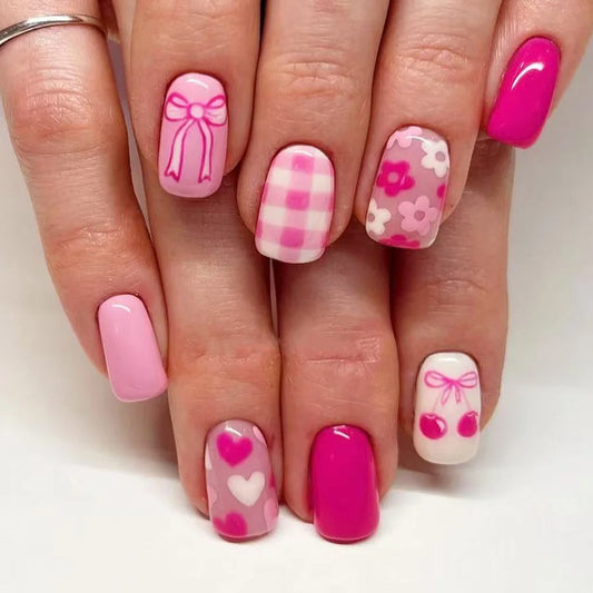 24pcs Love Bow Pattern False Nail Art Flower Short Square Press on Nails Sets Wearable Pink Gradient Fake Nail Finished Manicure
