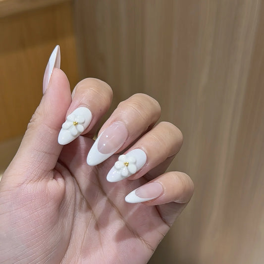 10pcs White French Handmade False Nails 3D Flower Press On Nails Reusable Glossy Almond Fake Nail Patch Simple Elegant Manicure