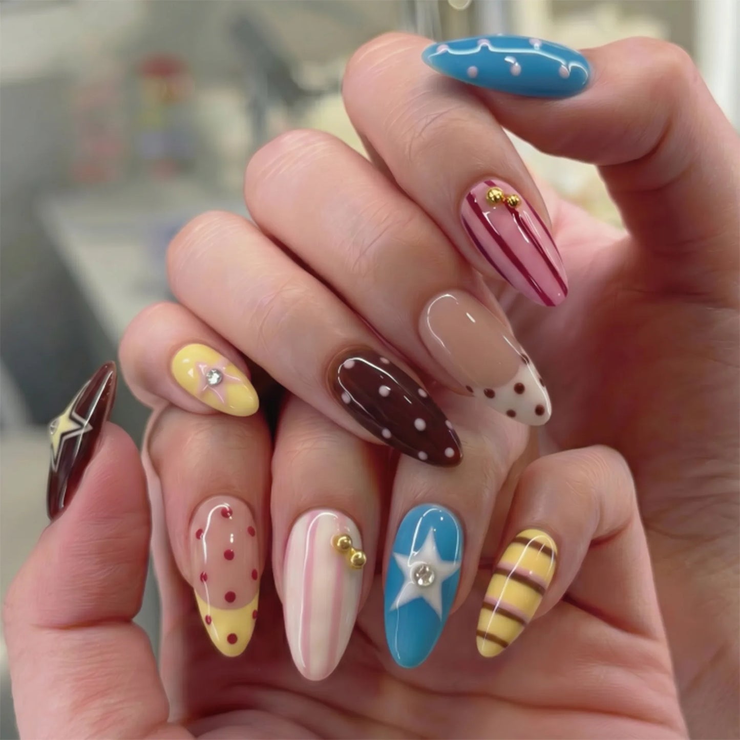 24pcs Colorful Five-pointed Star Press On Nails Red Stripes French Style Y2k Fake Nails Yellow Almond European Fake Nail Tips