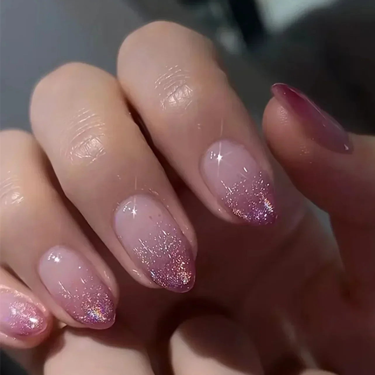 24Pcs Almond Fake Nails with Shimmery Powder Simple Nail Art Ombre French Full Cover Wearable Nail Manicure Tips for Girls Daily