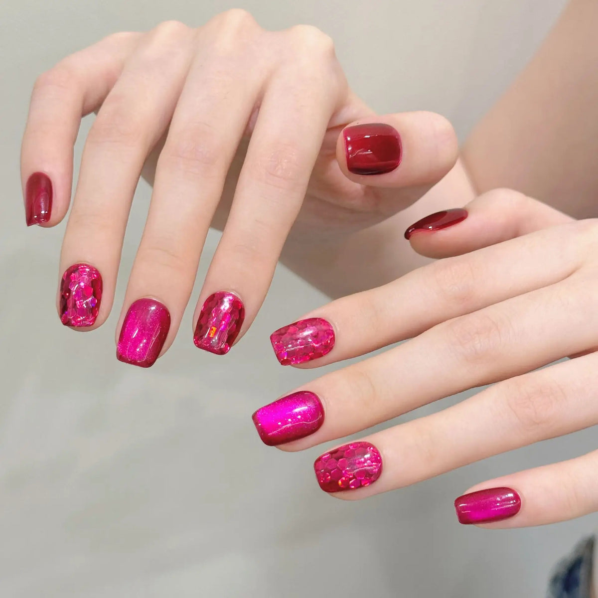 10pcs Rose Red Cat's Eye Press On Nails Solid Pitaya Color Almond Handmade Fake Nail Shiny Sequins Designs Spicy Girl False Nail