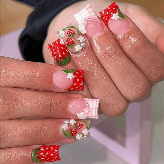 Summer Cute 3D Blueberry Nail Art Blue Polka Dot Yellow French Short False Nails Detachable Finished Fake Nails Press on Nails
