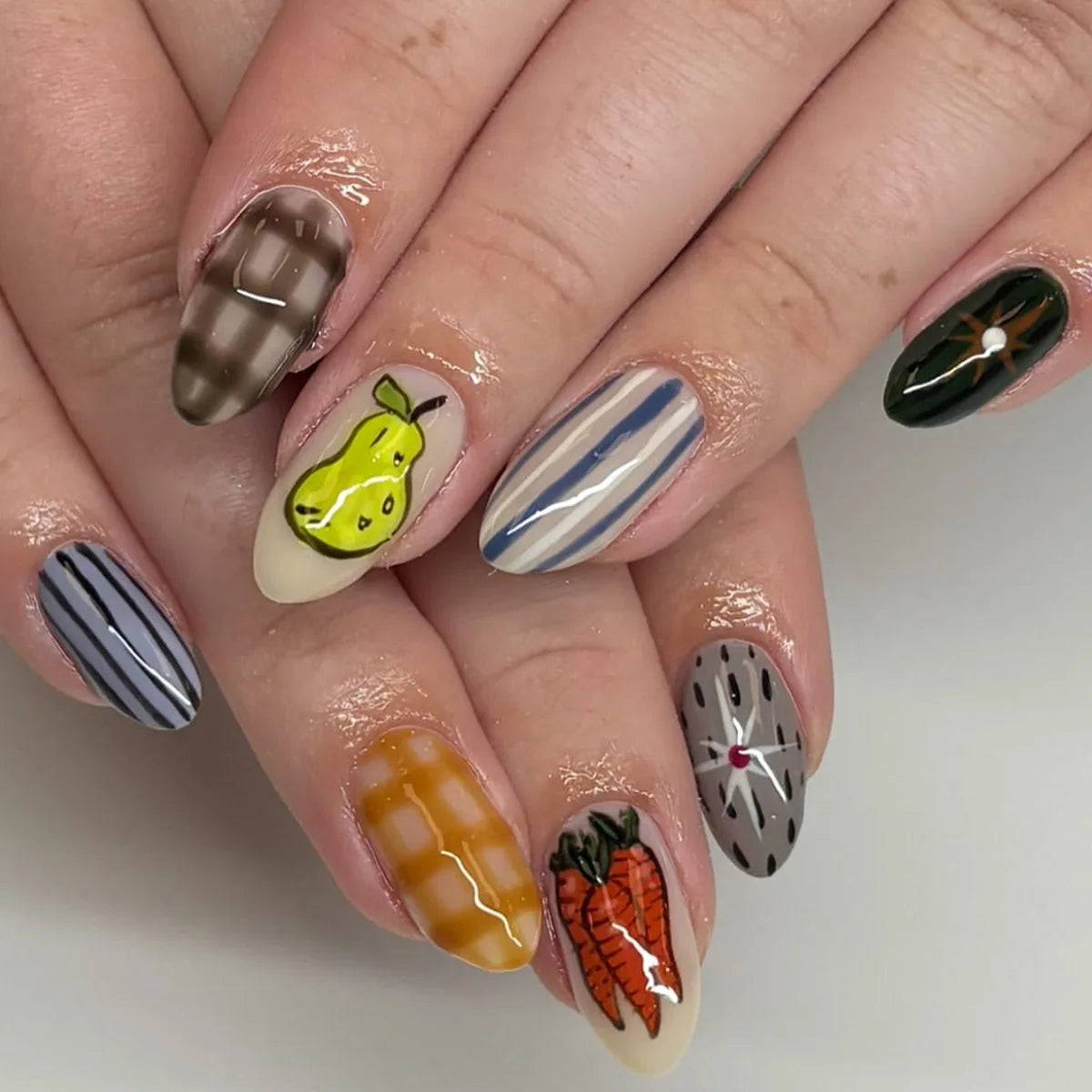 24PCS Almond Beach Theme Press on Nails Lobster Puffer Fish Starfish Design False Nails European American Sweet Spicy Nails Art
