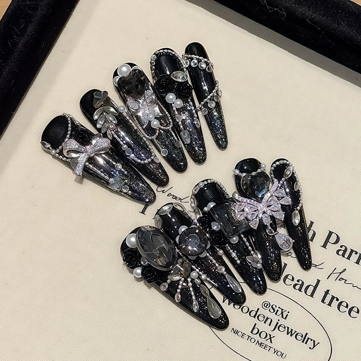 10Pcs White Swan Handmade False Nails Glitter Haze Blue Grey Cat Eye Press On Nail Angel Wing Shiny Diamond Chain Decor Manicure