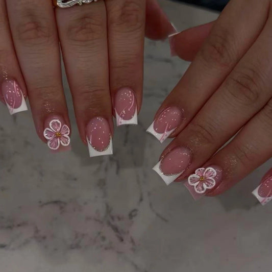 Fashion French 3D White Flowers Short Square Nail Art Summer Wearable False Nails Detachable Finished Fake Nails Press on Nails