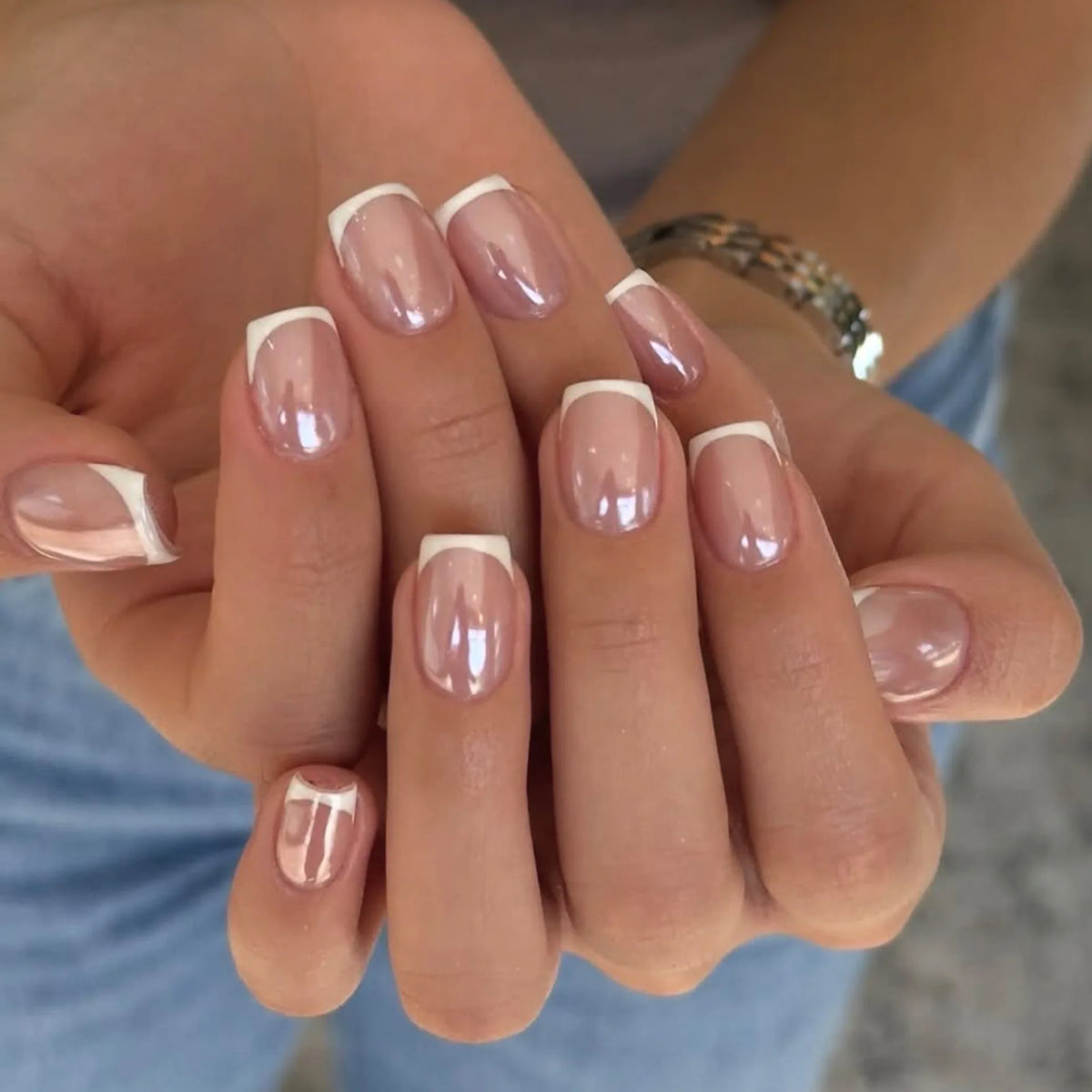 24Pcs Nude White French Fake Nail Short Square Nail Tips Fashion Wearable False Nails with Glue Simple Full Cover Press on Nails