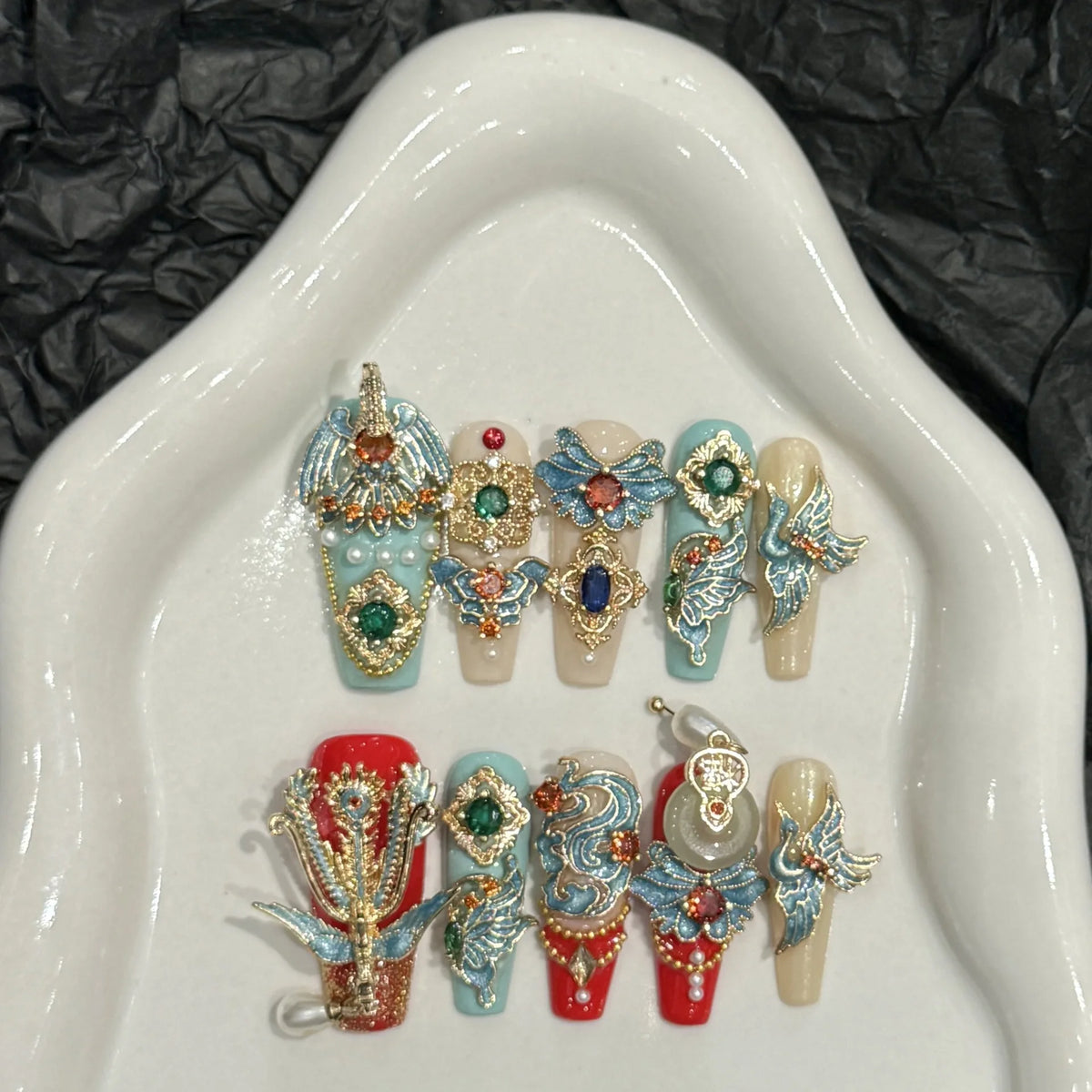 10pcs Chinese Retro Handmade False Nails Luxury Dragon Phoenix Colorful Diamond Gold Chain Decor Press On Nails Charms Manicure