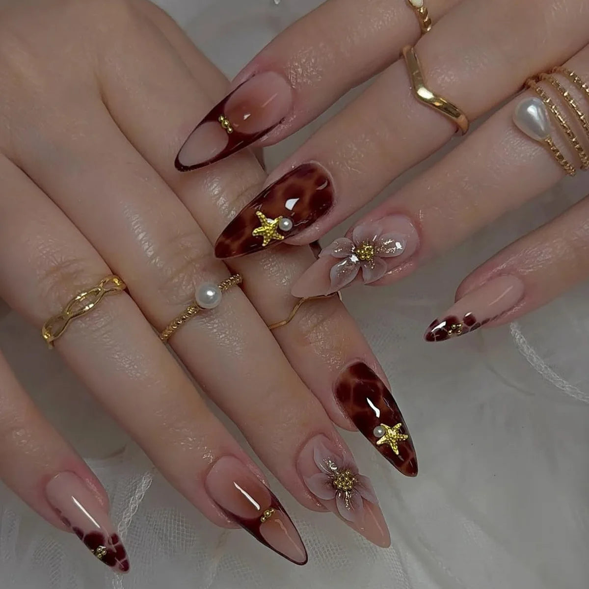 24Pcs Mid-length Almond Reusable Press on Fake Nails 3D Golden Flower Full Cover Nails Tips Wine Red Edge French False Nails Art