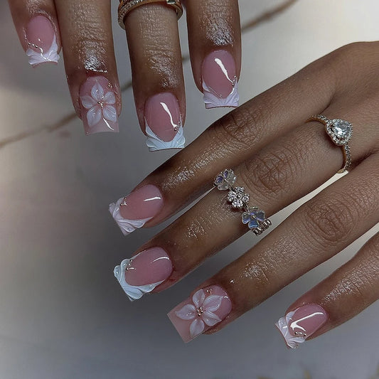 24-Piece Set of Short Rectangular Nail Stickers, Simple White French Style with 3D Sweet Flowers, Shells, Starfish, and White Pearls, Cute and Stylish Nail Set, Suitable for Women's Daily Wear and Party Occasions (Includes: O