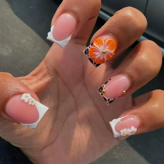 24pcs Flower Press on Nails Art with Leopard Print Design Fake Nails Tips Rhinestone White French Short Square False Nail Sets
