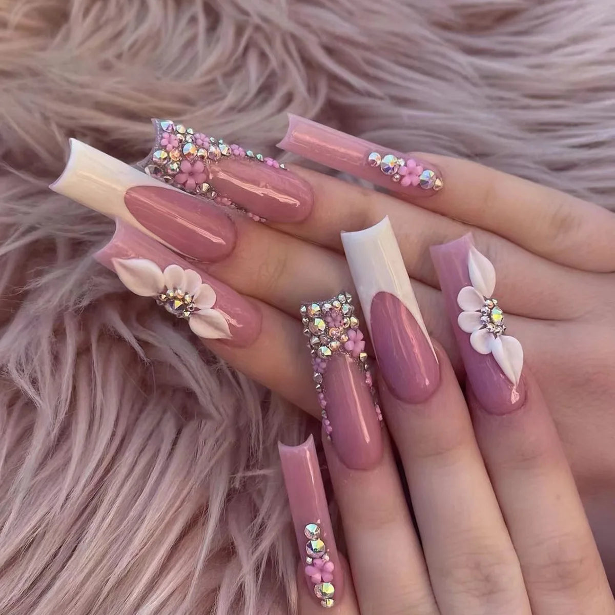 24Pcs Long Square Head French Fake Nail Tips 3D Love Heart Design Press on Nails with Rhinestone Pattern Wearable False Nail Art
