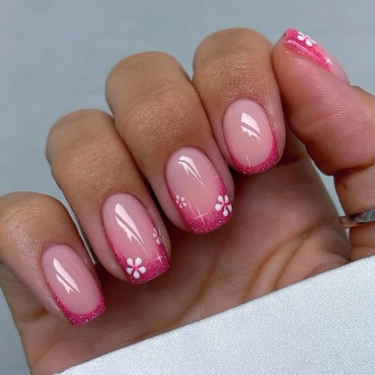Summer Blue White Daisy Flowers Wearabble Nail Art Simple Short Round Fake Nails Detachable Finished False Nails Press on Nails