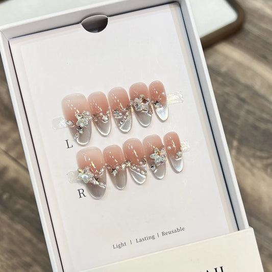 10Pcs Cat's Eye French Almond Nail Naked Blush Press on Nails with Rhinestone Star Pearl Decoration Sparkling Wearable Nail Tool