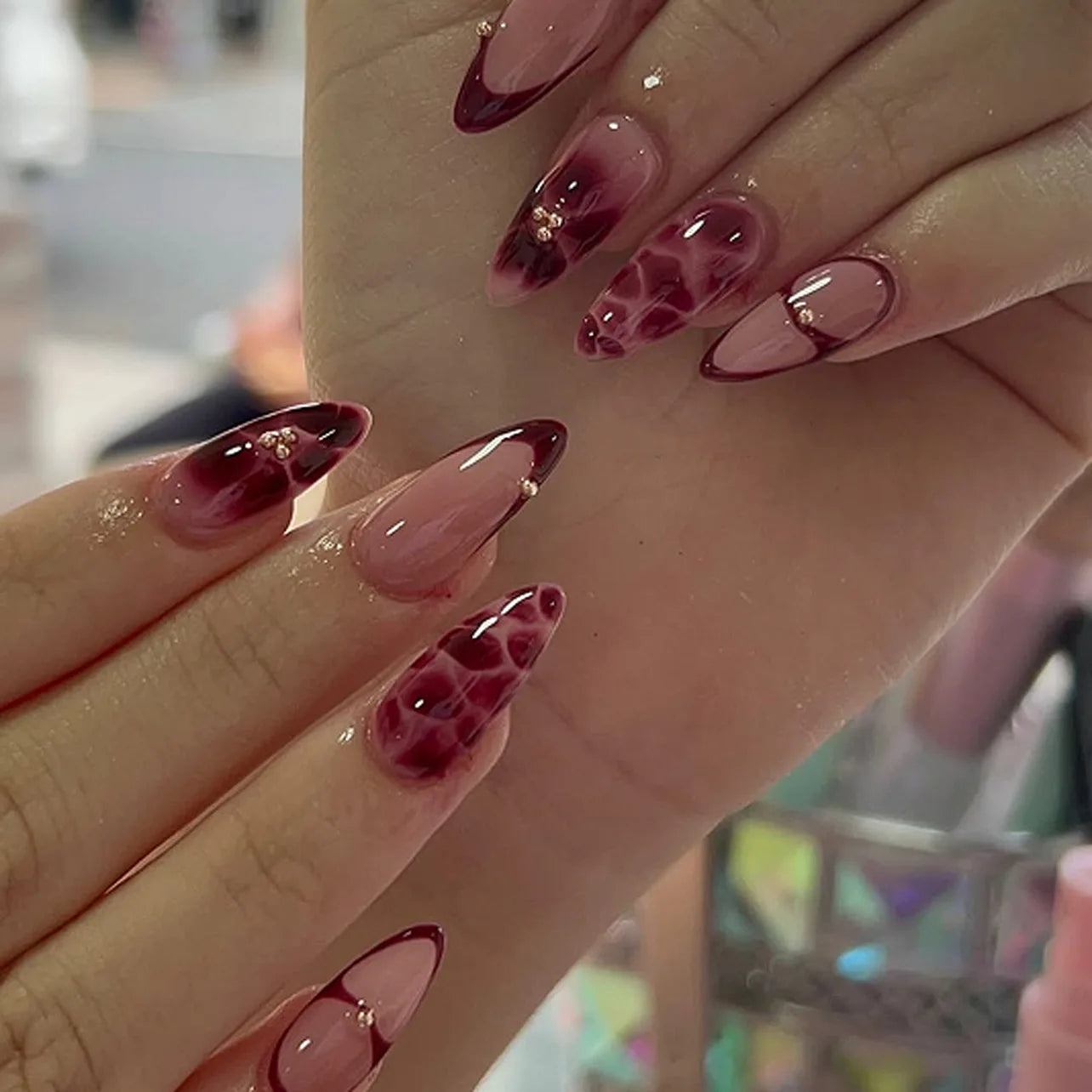 Wine Red French Wearable Nail Art Flowers Petal Halo Dyeing Almond False Nails Detachable Finished Fake Nails Press on Nails