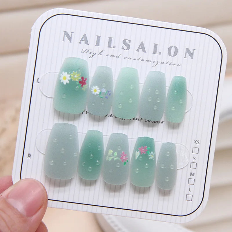 Mermaid – Cat Eye Gradient Medium Coffin Press-On Nails