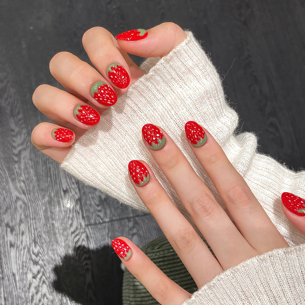 10pcs Cute Short Round Fake Nails Handmade Red Strawberry Designs Cat's Eye Press On Nails Full Cover Sweet Detachable False Nai