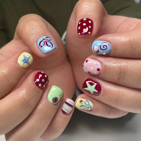 24Pcs Sweet Cool Short Fake Nails Y2K Style Star Bow Printed Press On Nails for Party Holiday Daily Wearable Fashion False Nails