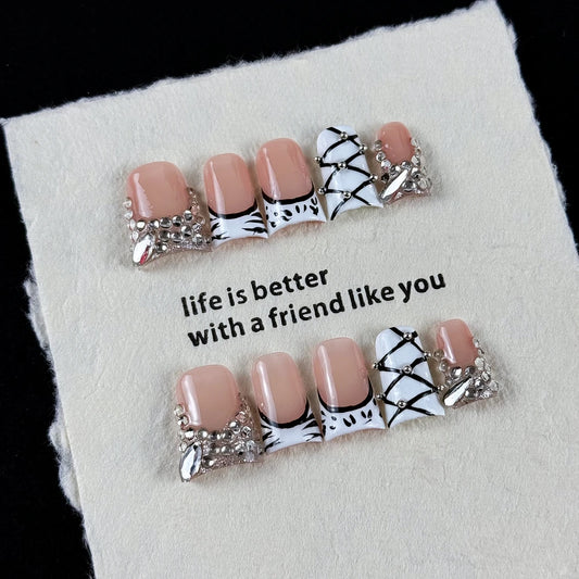 10pcs high-end Luxury yet minimalist style, hand-painted zebra pattern, dazzling glittering diamonds handmade fake nails