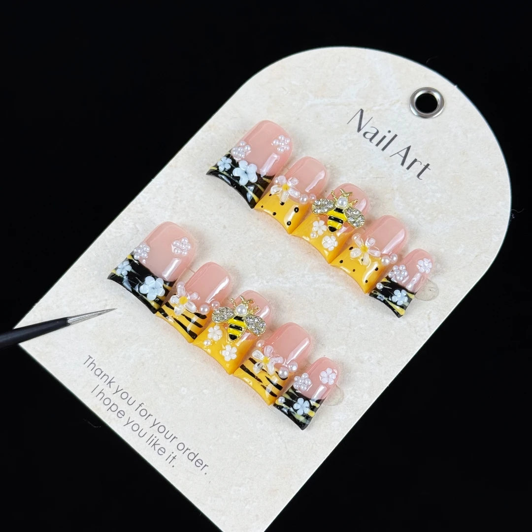 10pcs high-end Cute cartoon style, hand-painted zebra pattern, three-dimensional little bees, shiny flowers handmade fake nails