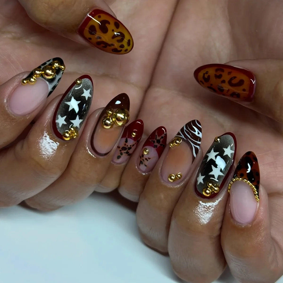24Pcs Short Almond Fake Nails Butterfly Wings Nail Art with Glue Glitter Flower False Nails Acrylic Autumn Winter Press on Nail