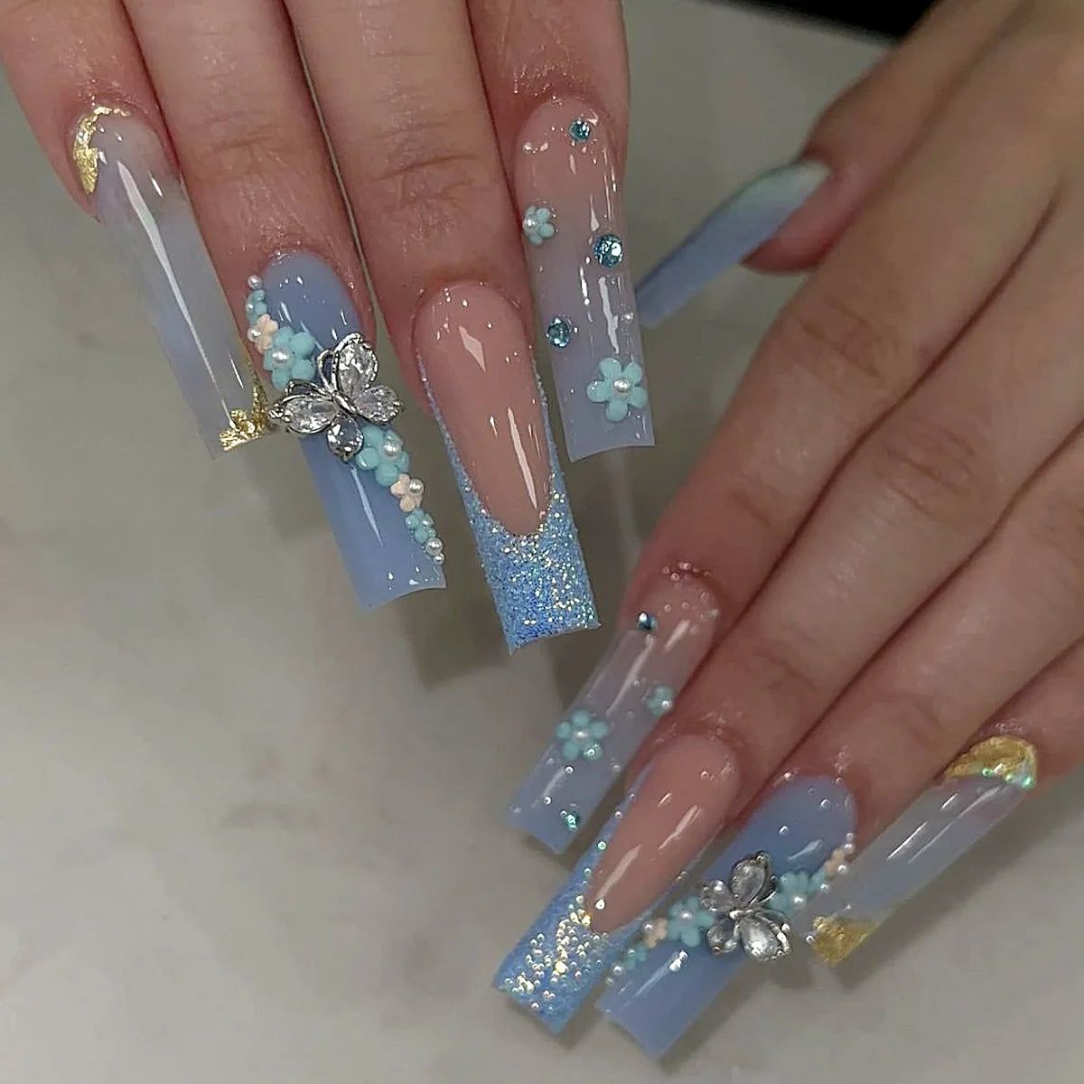 24Pcs Long Square Head French Fake Nail Tips 3D Love Heart Design Press on Nails with Rhinestone Pattern Wearable False Nail Art