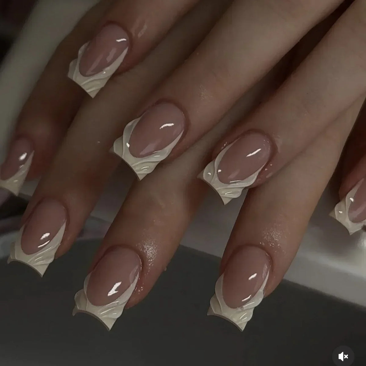 24Pcs Nude White French Fake Nail Short Square Nail Tips Fashion Wearable False Nails with Glue Simple Full Cover Press on Nails