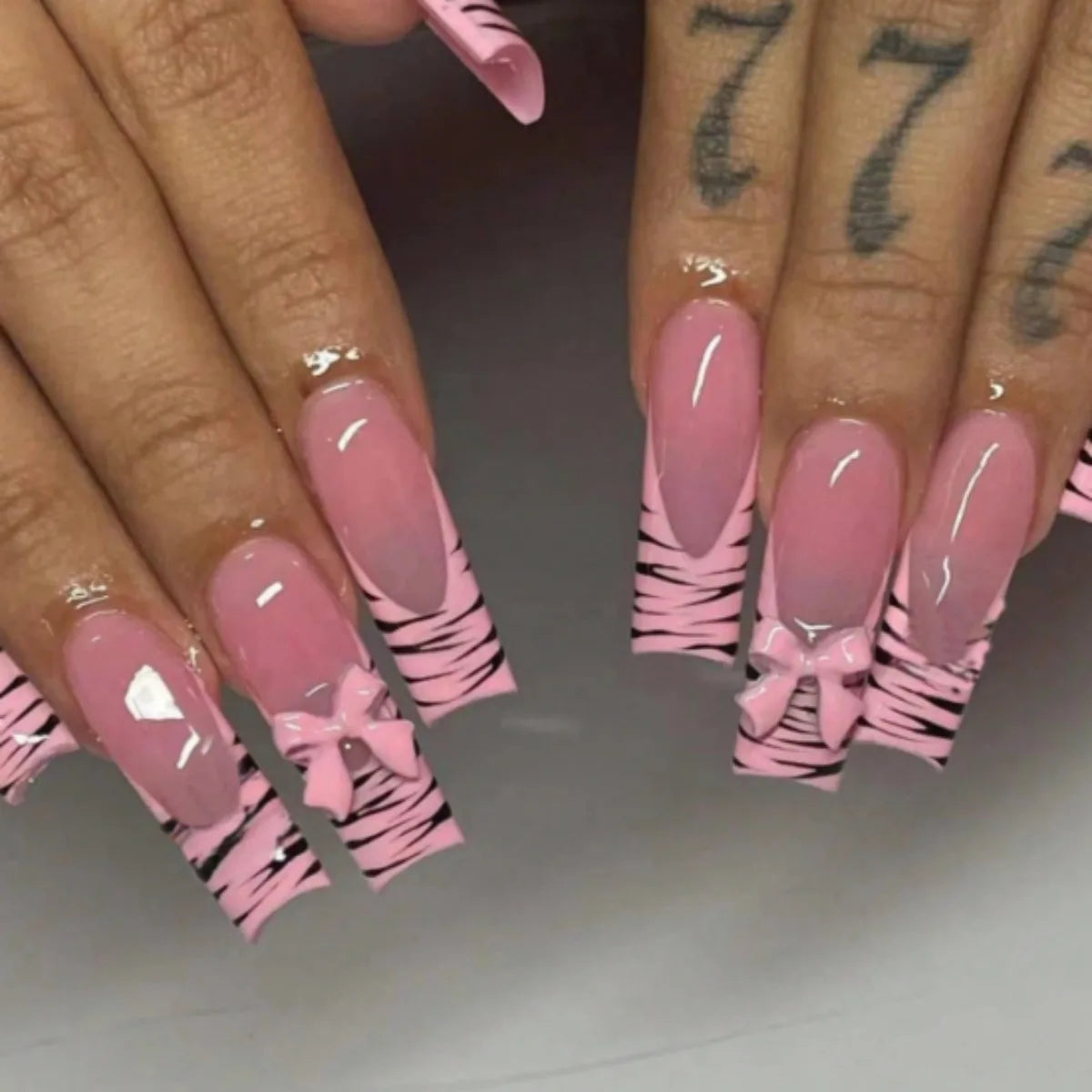 24pcs Bow Diamond Fake Nails Sets Flower Full Cover Nail Tips French Long Square False Nail Art Detachable Ballet Press on Nails