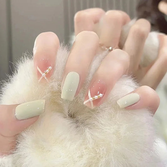24pcs Finished Nails Sets Press on Reusable Blush Pearl Design Short Ballet Fake Nails Tips Simple Square White False Nail Art