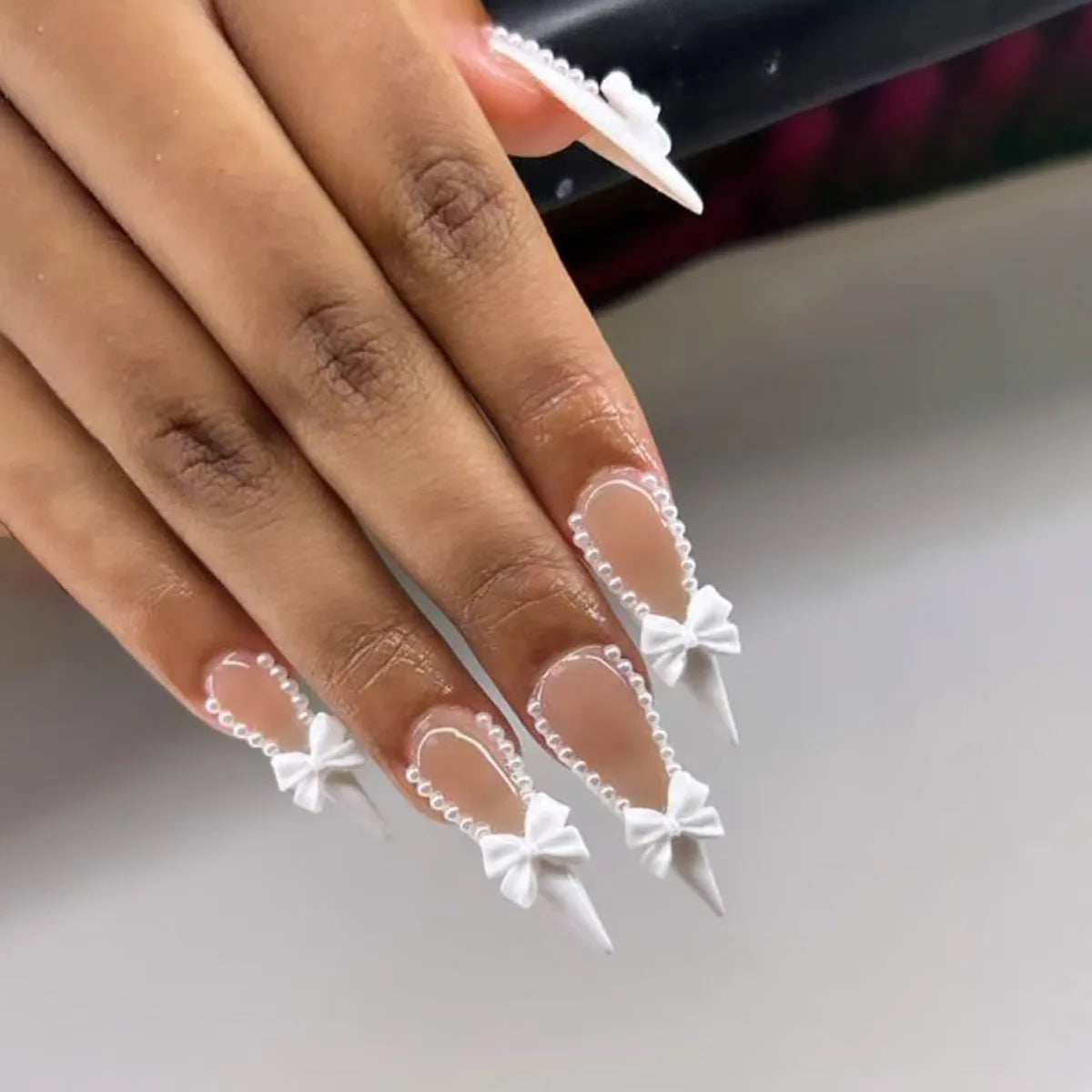 24pcs Fashion French White Fake Nails Sets Sweet Flower Long Almond False Nail Art Wearable Bow Pearl Design Press on Nails Tips
