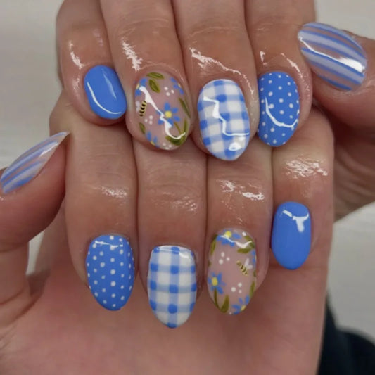24pcs Blue Short Oval Press on Nails Stripes Flower Design Full Cover Nail Tips Almond Fake Nails Art Reusable False Nail Sets