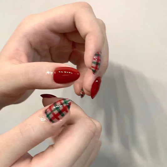 24Pcs/set Short Almond Press on Nail with Checkered Pattern Simple Red Green Oval Fake Nails Detachable Full Cover Nail Art Tips