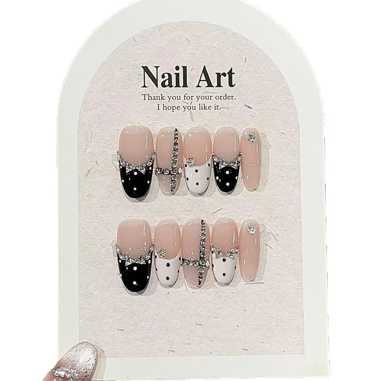 10pcs high-end Black and white contrasting colors handmade fake nails, Elegant and fair nail decoration patches