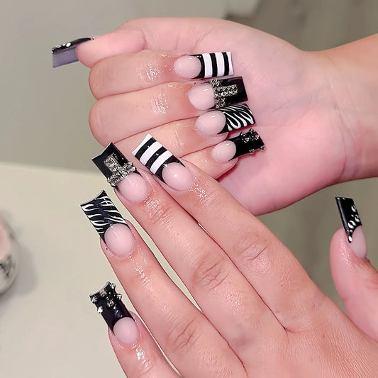 24pcs Dark Black French Style Press On Nails Metal Rivet Decor Punk Series False Nails European Square Fake Nail For Spicy Girls