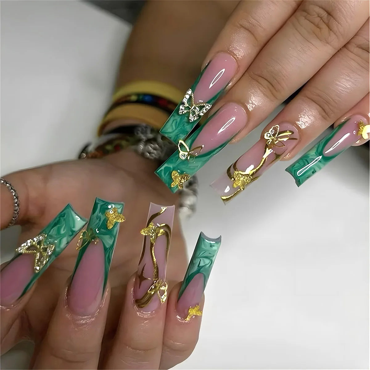 24Pcs Long Square Head French Fake Nail Tips 3D Love Heart Design Press on Nails with Rhinestone Pattern Wearable False Nail Art