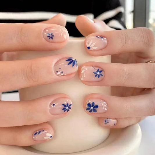 24Pcs Simple Blue Flower Leaf Design Press on Fake Nails Short Square Head False Nails Detachable Finished Full Cover Nails Tips