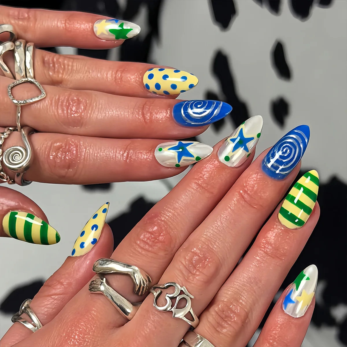 24pcs Colorful Five-pointed Star Press On Nails Red Stripes French Style Y2k Fake Nails Yellow Almond European Fake Nail Tips