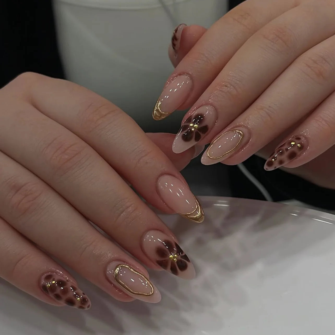 Wine Red French Wearable Nail Art Flowers Petal Halo Dyeing Almond False Nails Detachable Finished Fake Nails Press on Nails