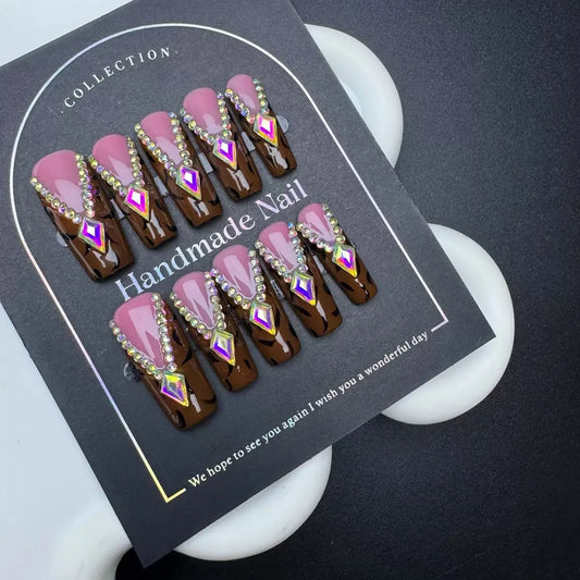10pcs high-end The new autumn and winter two-tone V-shaped diamond-encrusted design is simple and elegant handmade fake nails