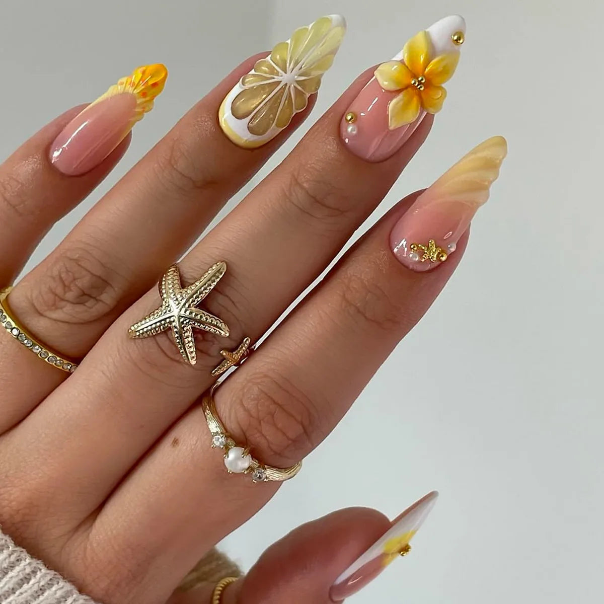 24Pcs French Short Almond Acrylic False Nails Full Cover Flower Pink Sweet Lovely Finished Nail Set Wearable Artificial Manicure