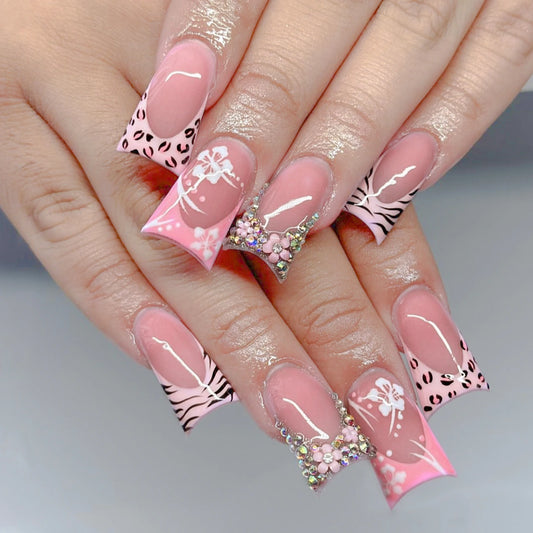 Duckbill shaped Fake Nails Pink Leopard print False Nails Full Cover Press on Nail Tips Spice Girls Sweet French Press on Nails