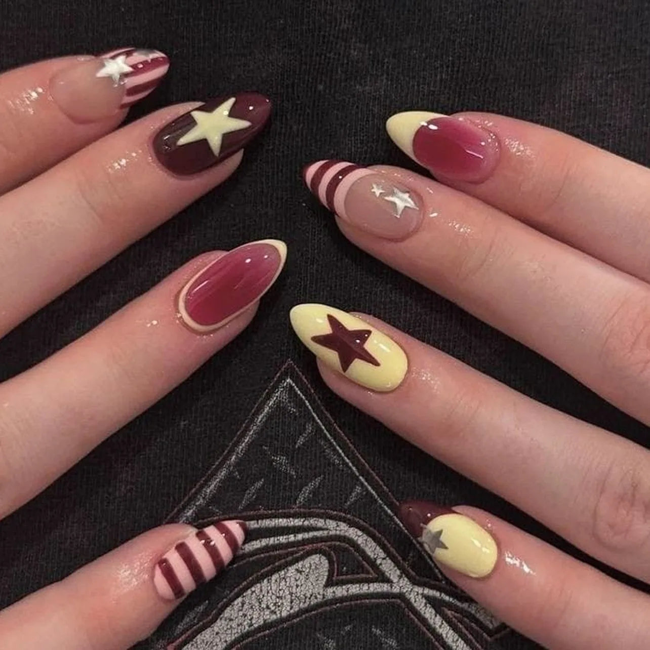 24Pcs Mid-length Almond Nails Set Press on Wine Red Pentagram French Fake Nails Full Cover Polka Dot Detachable False Nails Tips